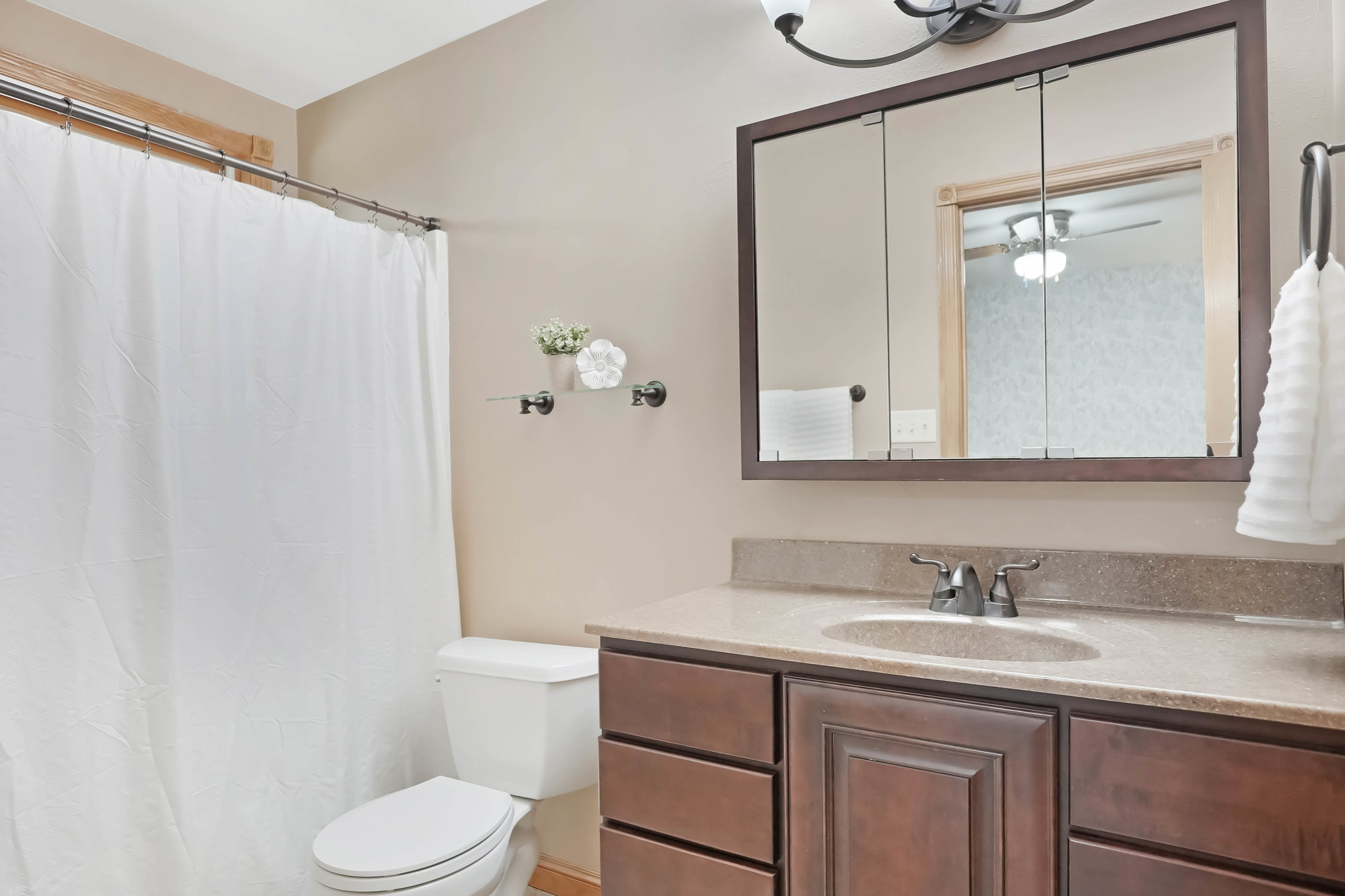 Looking for the perfect home for entertaining? 4129 Tiffany Lane is THE home for you!